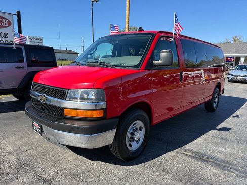 Used 2016 Chevrolet Express 3500 LT w/ LT Preferred Equipment Group image 2