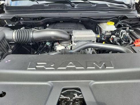 New 2026 RAM 1500 4x4 Crew Cab image 17