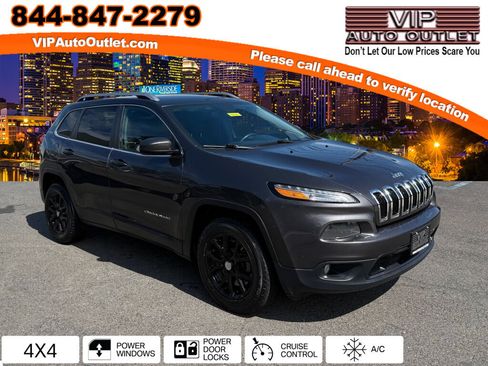 Used 2016 Jeep Cherokee Latitude w/ Comfort/Convenience Group AWD/4WD image 1