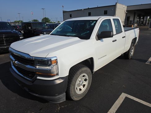 Used 2017 Chevrolet Silverado 1500 W/T w/ Trailering Package AWD/4WD image 7