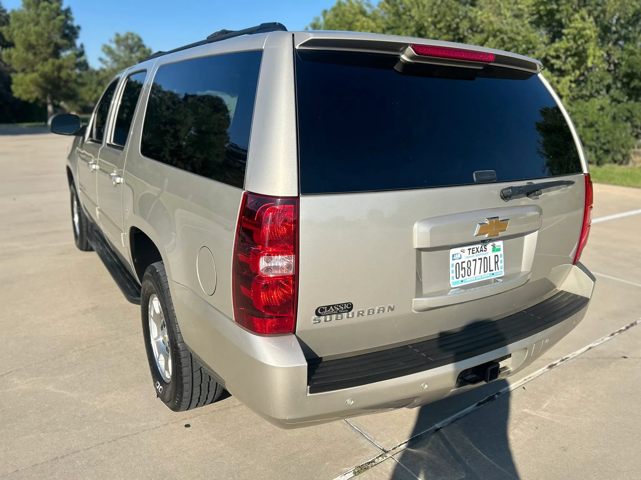Used 2013 Chevrolet Suburban LS w/ Convenience Package 1 RWD image 8