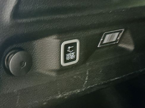 Used 2024 Jeep Grand Cherokee L Limited w/ Luxury Tech Group II image 33