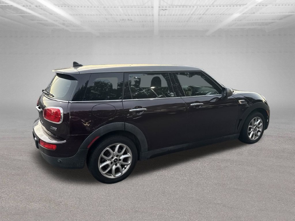 Used 2017 MINI Cooper Clubman FWD image 3