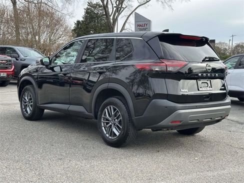 Used 2023 Nissan Rogue S image 22