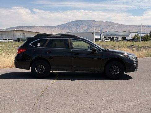 Used 2018 Subaru Outback 2.5i Premium AWD/4WD image 6