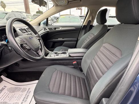 Used 2018 Ford Fusion SE image 11
