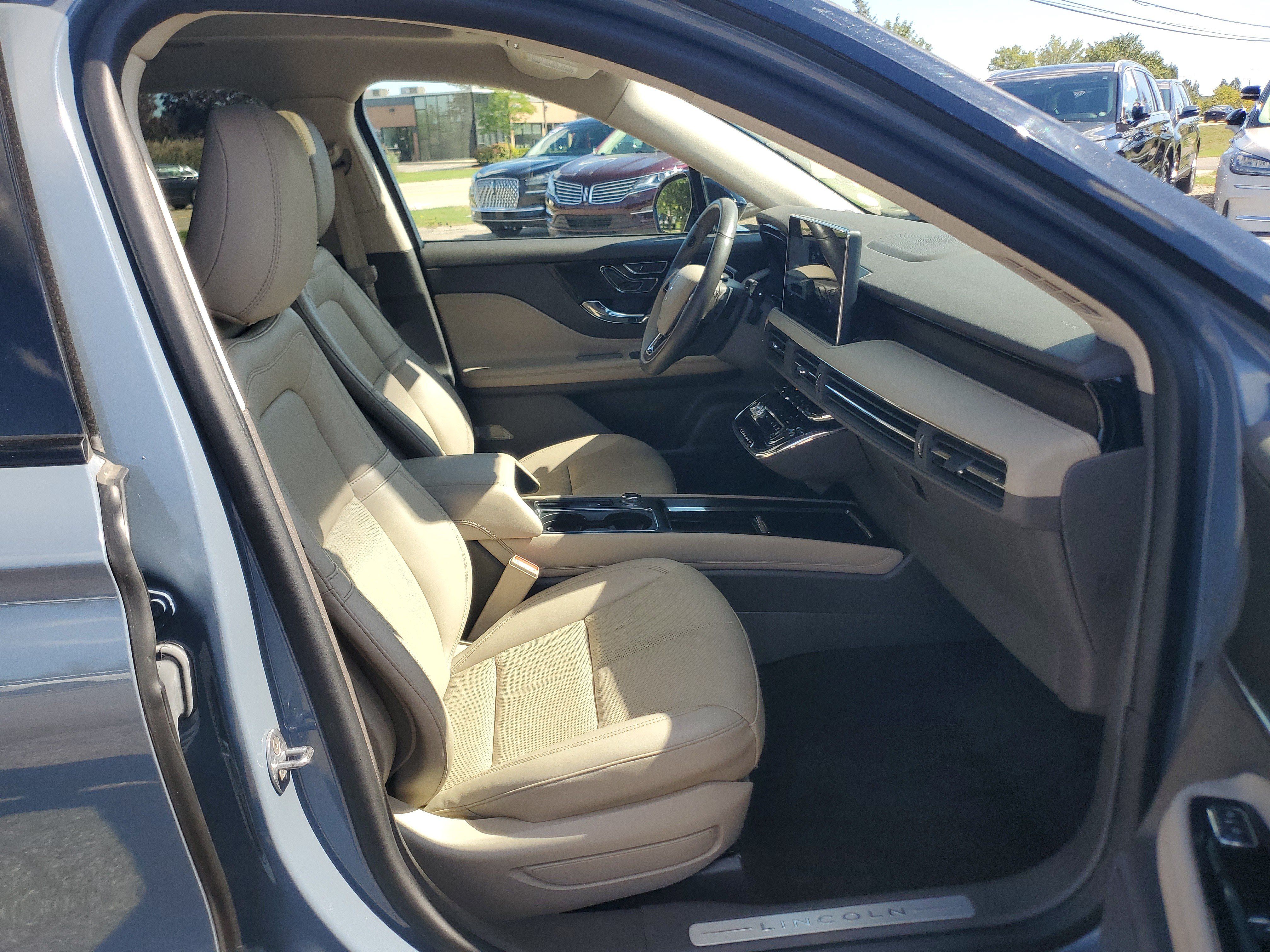 Certified 2024 Lincoln Corsair Reserve w/ Equipment Group 201A AWD/4WD image 9