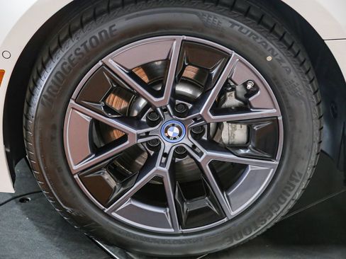 Certified 2024 BMW i4 eDrive40 w/ Premium Package RWD image 10
