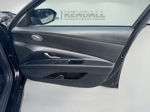 Used 2024 Hyundai Elantra SEL image 30