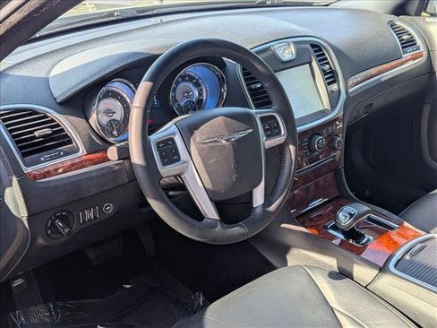 Used 2014 Chrysler 300 w/ Driver Convenience Group RWD image 10