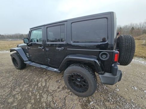 Used 2012 Jeep Wrangler Unlimited Sahara w/ Connectivity Group image 5