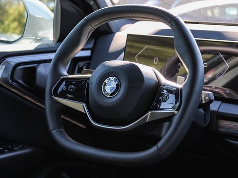 Certified 2025 BMW X3 xDrive30i w/ Convenience Package image 15