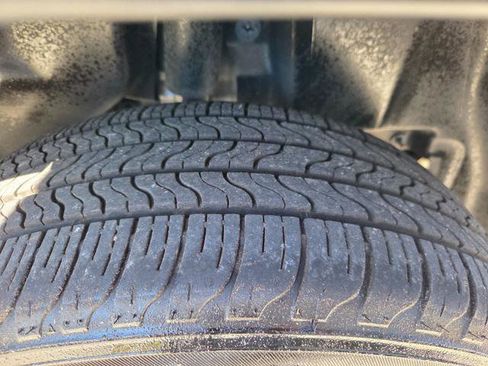 Used 2019 Jeep Cherokee Limited image 11