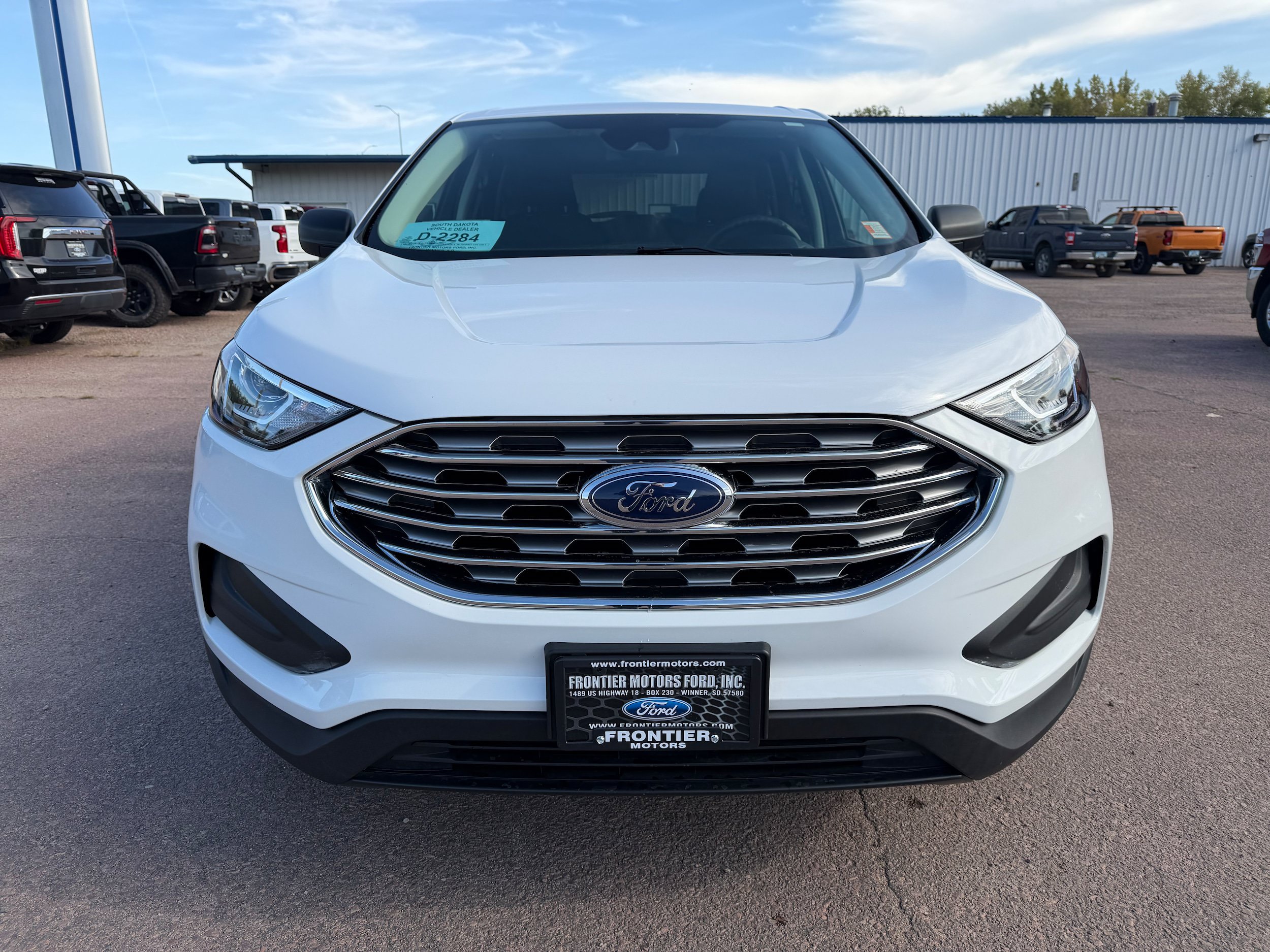 Used 2021 Ford Edge SE FWD image 2