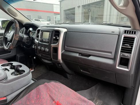 Used 2018 RAM 2500 SLT AWD/4WD image 12
