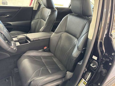 Used 2022 Lexus ES 350 Ultra Luxury w/ Accessory Package image 15