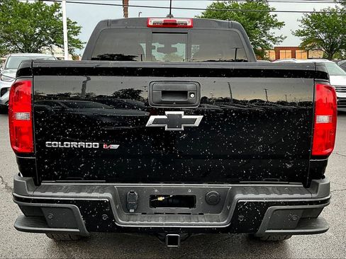 Used 2019 Chevrolet Colorado Z71 w/ Z71 Midnight Edition AWD/4WD image 9
