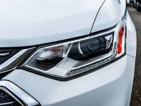 Used 2019 Chevrolet Traverse LT w/ LT Premium Package image 7