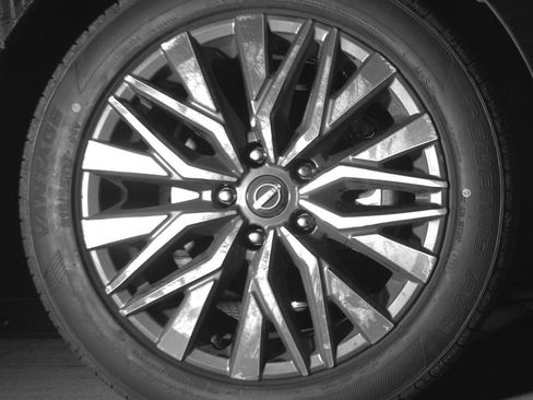 Used 2025 Nissan Altima 2.5 SV FWD image 13
