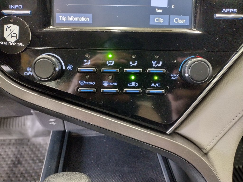 Used 2018 Toyota Camry LE FWD image 31