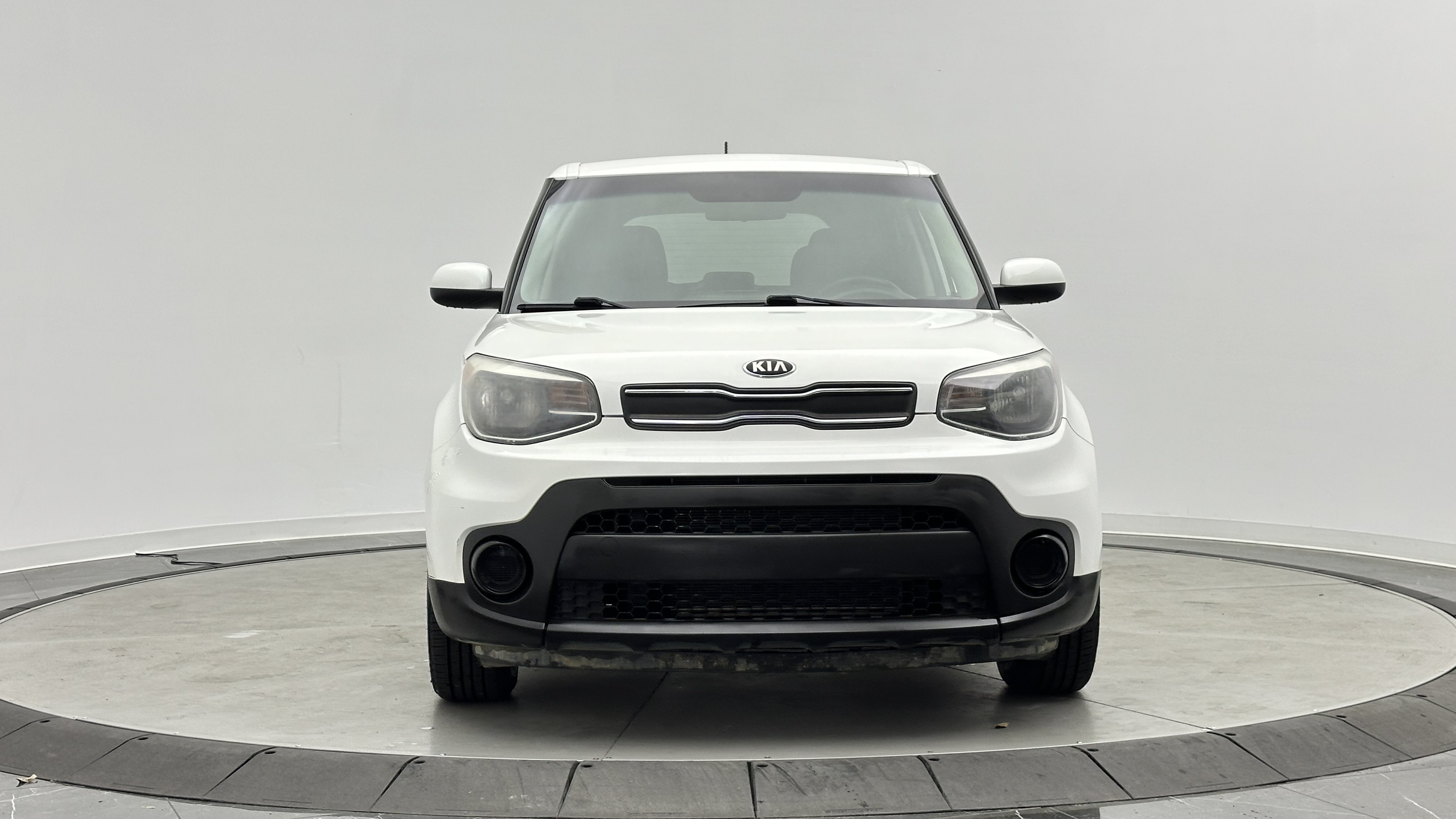 Used 2019 Kia Soul FWD image 2