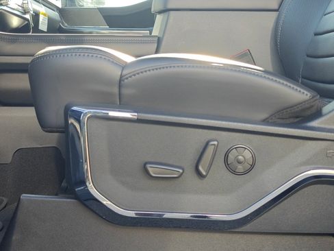 Used 2025 Ford F350 Platinum w/ Tremor Off-Road Package image 10