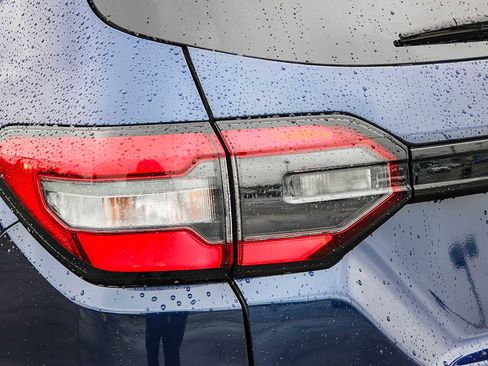 Certified 2025 Honda Pilot Touring image 4