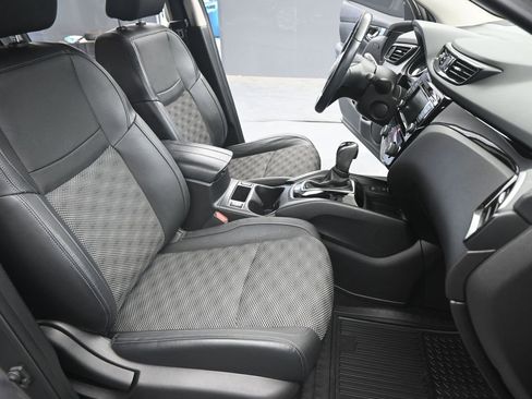 Used 2022 Nissan Rogue Sport SV w/ Technology Package image 21