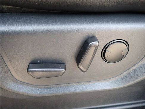 Used 2023 Ford Expedition XLT image 15