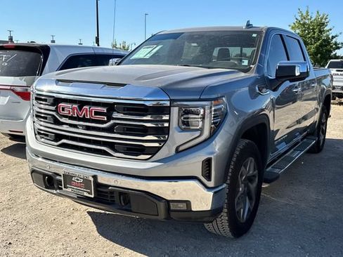 Used 2025 GMC Sierra 1500 SLT w/ SLT Premium Plus Package AWD/4WD image 8