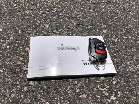 Used 2019 Jeep Wrangler Unlimited Sahara AWD/4WD image 10
