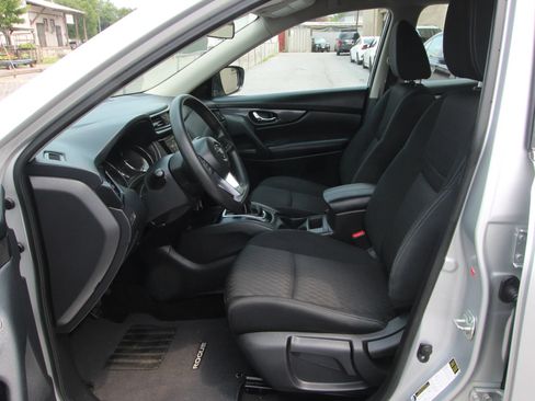 Used 2018 Nissan Rogue S AWD/4WD image 9