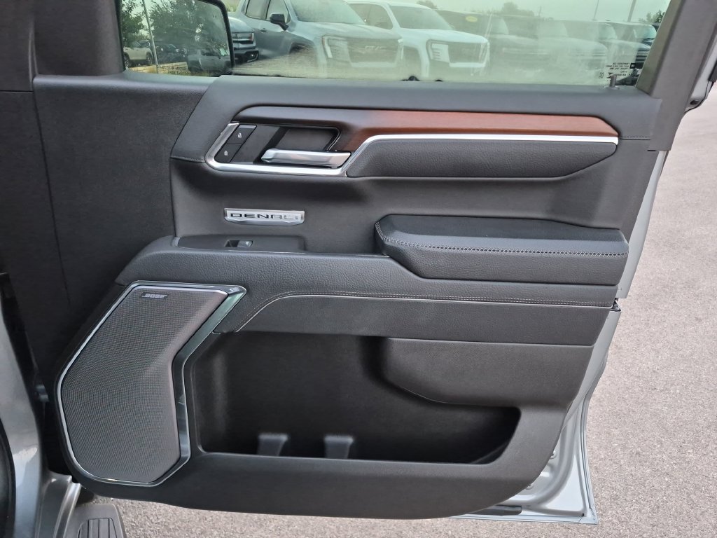 Used 2025 GMC Sierra 1500 Denali AWD/4WD image 39