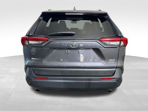 Used 2021 Toyota RAV4 XLE w/ Convenience Package AWD/4WD image 4