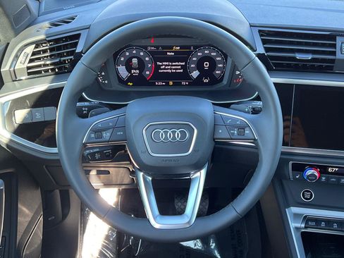 New 2025 Audi Q3 2.0T Premium image 17
