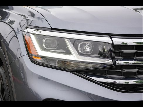 Used 2022 Volkswagen Atlas SE w/ Panoramic Sunroof Package AWD/4WD image 4