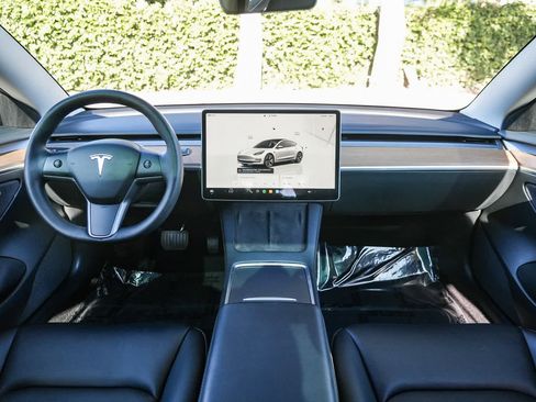 Used 2023 Tesla Model 3 Standard Range RWD image 12