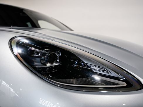 Used 2022 Porsche Macan GTS w/ Sport Chrono Package image 48