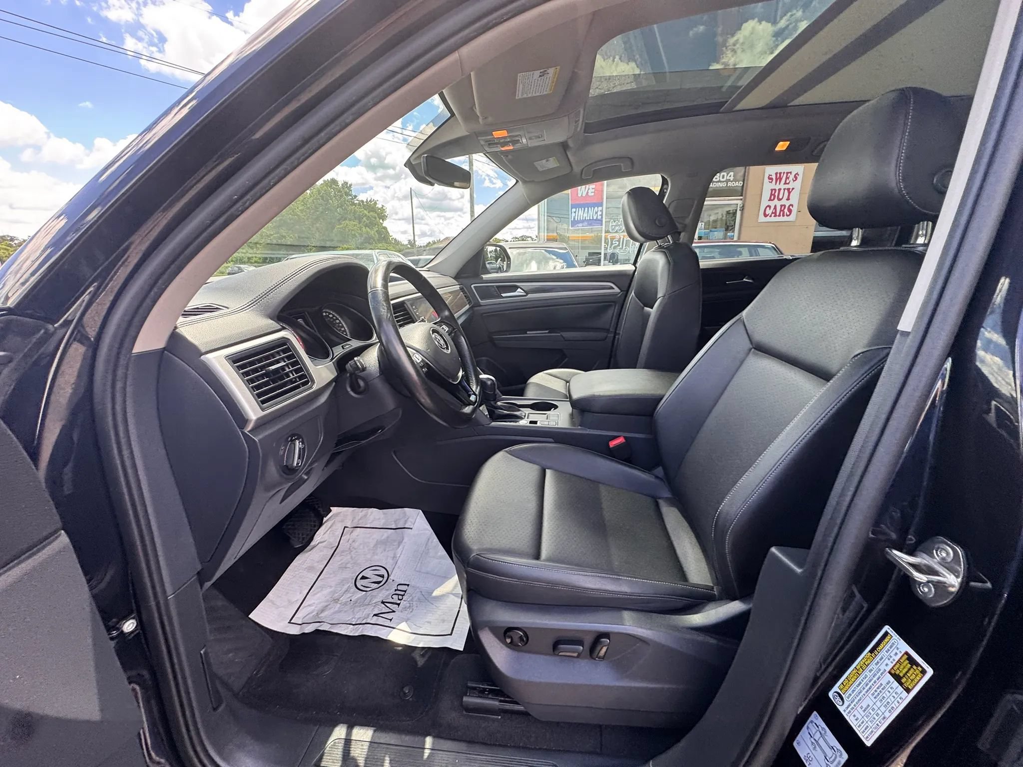 Used 2020 Volkswagen Atlas SE w/ Panoramic Sunroof Package FWD image 13