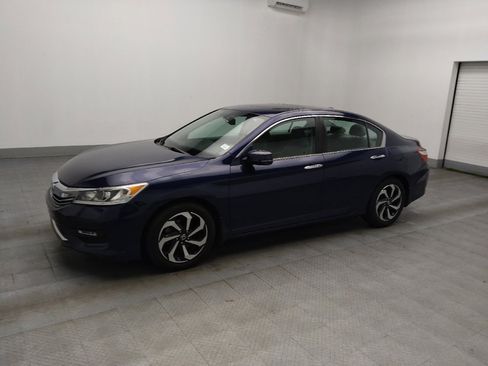 Used 2017 Honda Accord EX-L image 2