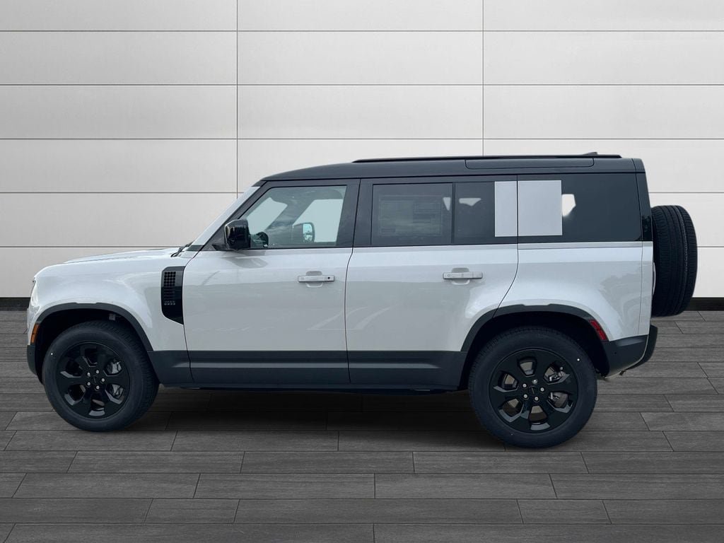 New 2026 Land Rover Defender 110 S AWD/4WD image 2
