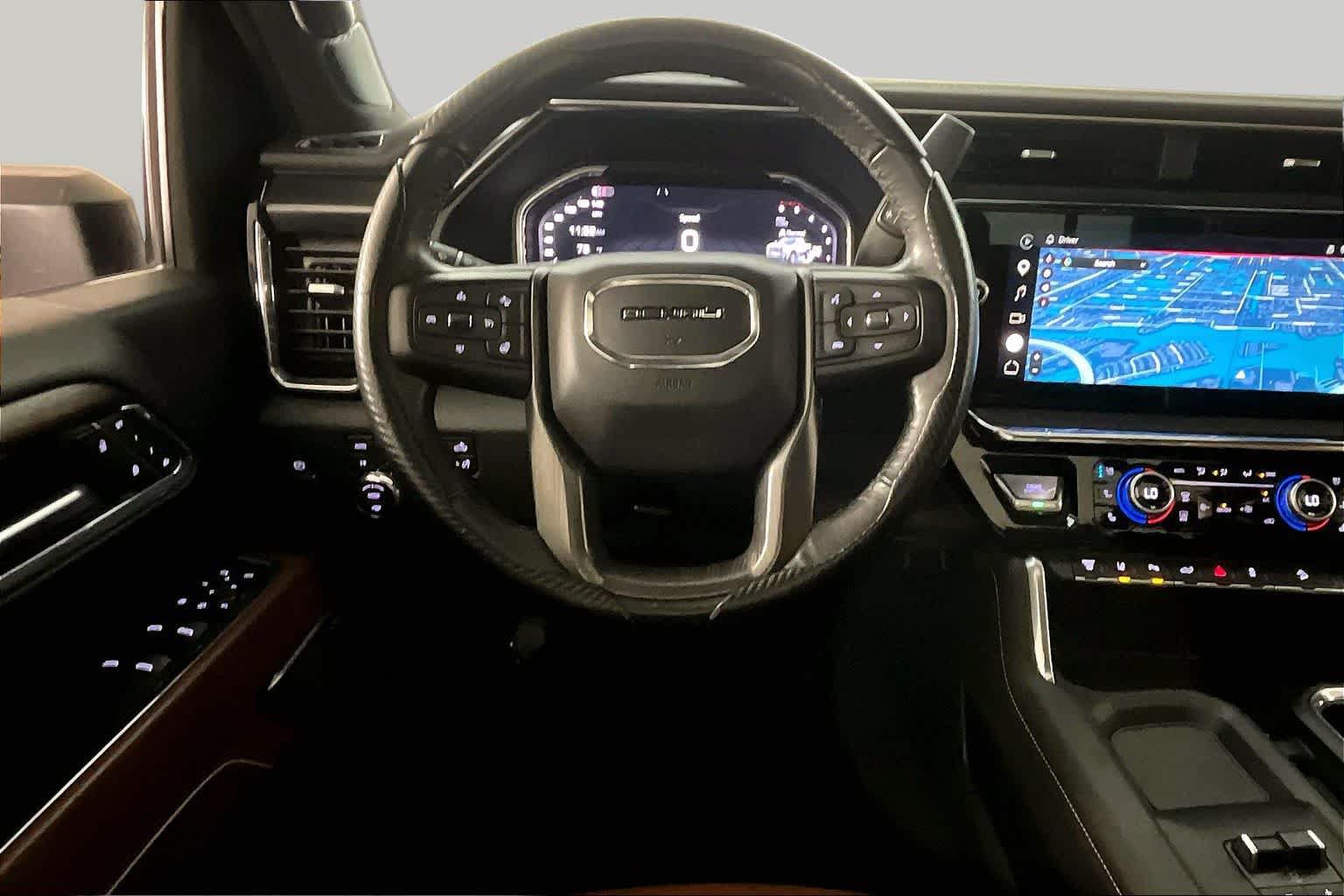 Used 2024 GMC Sierra 2500 Denali Ultimate AWD/4WD image 10