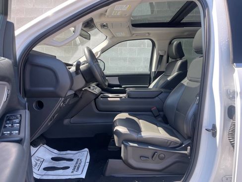 Used 2025 Ford Expedition Active AWD/4WD image 15