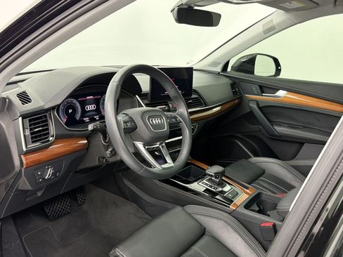 Used 2023 Audi Q5 2.0T Premium Plus w/ Premium Plus Package AWD/4WD image 4