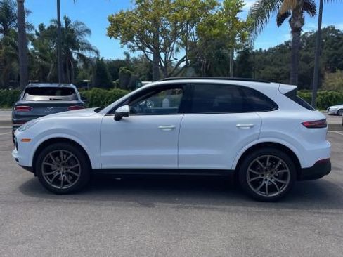 Used 2023 Porsche Cayenne AWD/4WD image 8
