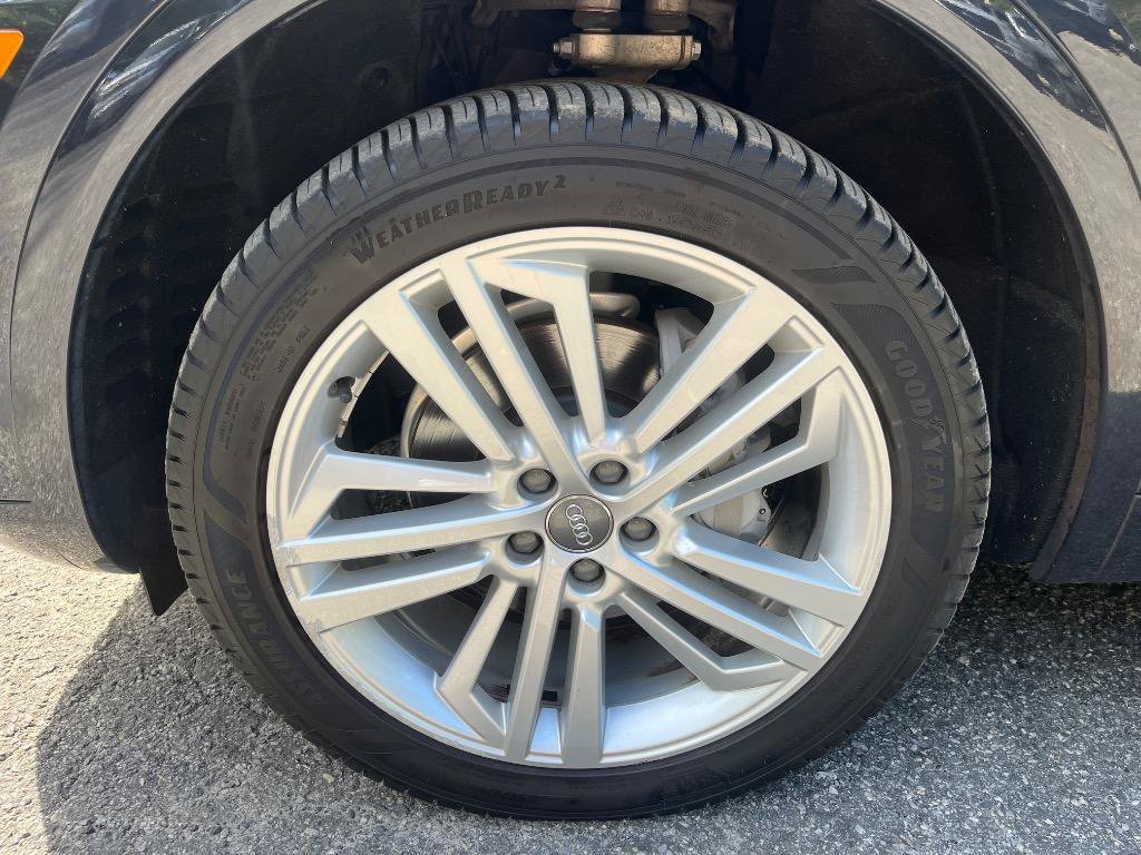 Used 2018 Audi Q5 2.0T Premium Plus w/ Premium Plus Package AWD/4WD image 13