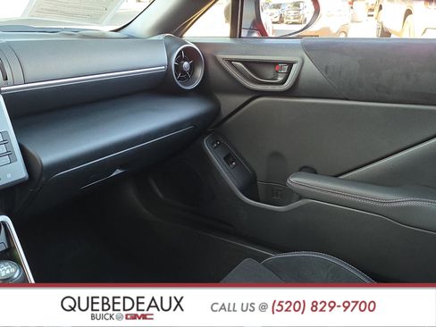 Used 2024 Toyota GR86 Premium image 24