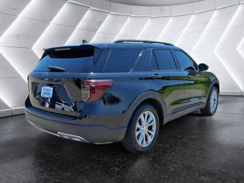 Used 2020 Ford Explorer XLT w/ Equipment Group 202A RWD image 5