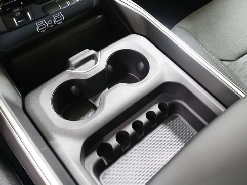 New 2026 RAM 1500 4x4 Crew Cab image 21