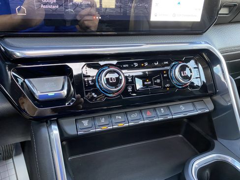 Used 2024 GMC Sierra 2500 Denali w/ Denali Reserve Package image 29